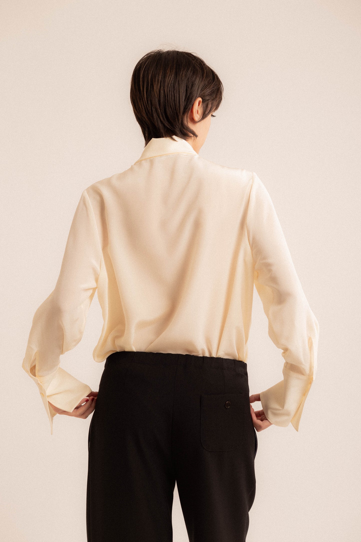 Blusa Charlotte | crêpe de chine burro